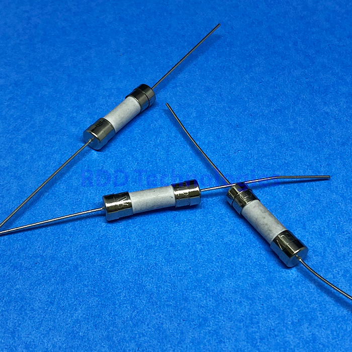 FUSE WITH LEAD, CERAMIC TUBE 10A, 250VAC 5mmx20mm